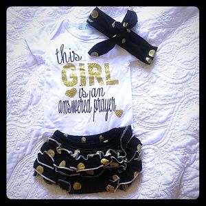 Baby outfit size 0-3 months